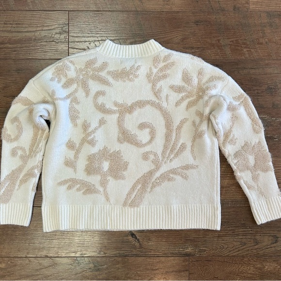 Cynthia Rowley Cream Floral Sweater Cream/Beige Size Medium - Picture 4 of 8